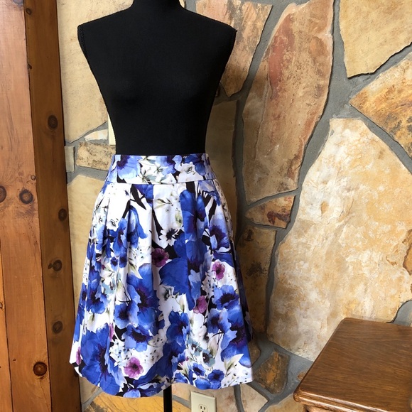 WHBM Floral Sateen Pleated Lined Skirt (2) - Picture 3 of 16